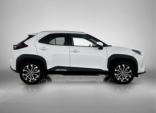 Toyota YARIS Cross 1.5 Hybrid Dynamic | 17" zwart gepolijste LM-velgen | Camera | Carplay Draadloos | Dubbele laadvloer | LED verlichting