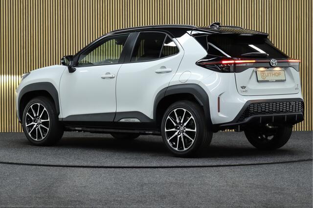 Toyota YARIS Cross 1.5 Hybrid 130 GR Sport Facelift | ¤ 2.000,- voorraad voordeel! | Nieuw uit voorraad leverbaar | JBL Audio | Head-up display | Adaptive-cruise | Safety-pakket