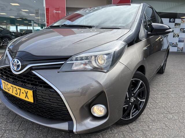 Toyota YARIS 1.5 Hybrid Dynamic Bi-tone | Leer | Panoramadak | achteruitrijca