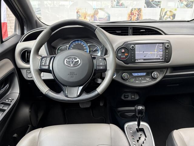 Toyota YARIS 1.5 Hybrid Dynamic Bi-tone | Leer | Panoramadak | achteruitrijca
