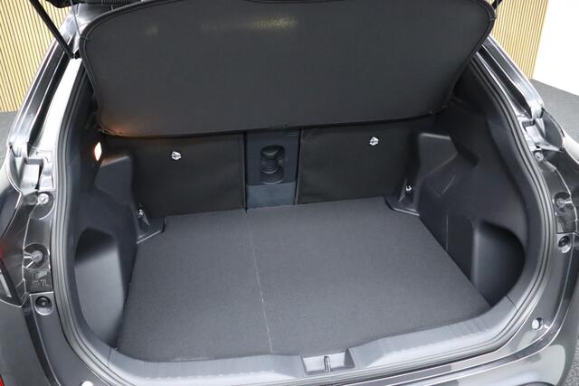 Toyota YARIS Cross 1.5 Hybrid 115 First Edition | Comfort Pack | Dodehoekdetectie | Parkeerhulp | Winterpakket | Adaptive-cruise | Navigatie | Apple Carplay & Android Auto | Camera