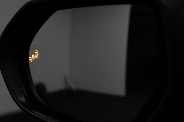 Toyota YARIS Cross 1.5 Hybrid 115 First Edition | Comfort Pack | Dodehoekdetectie | Parkeerhulp | Winterpakket | Adaptive-cruise | Navigatie | Apple Carplay & Android Auto | Camera