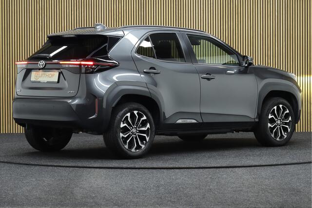 Toyota YARIS Cross 1.5 Hybrid 115 First Edition | Comfort Pack | Dodehoekdetectie | Parkeerhulp | Winterpakket | Adaptive-cruise | Navigatie | Apple Carplay & Android Auto | Camera