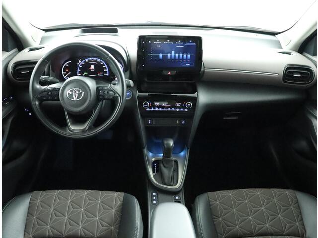 Toyota YARIS Cross 1.5 Hybrid Executive | Panoramadak | Trekhaak | Parkeer sensoren |