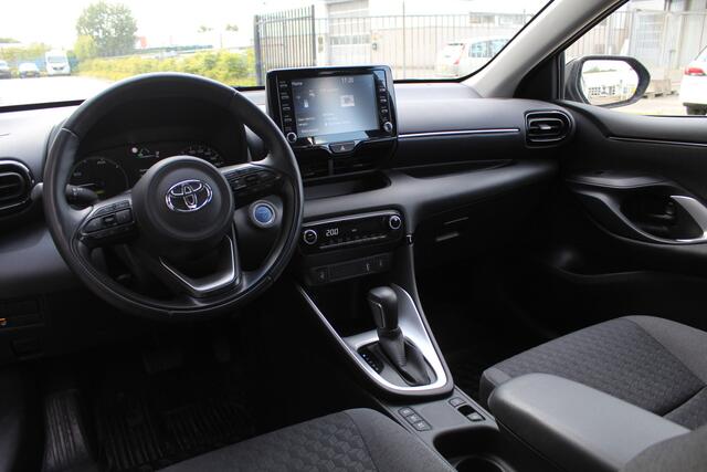 Toyota YARIS 1.5 Hybrid Dynamic | Rijklaar | Stoel-/stuurverw. | LED | Apple/Android | Camera | Keyless | Clima