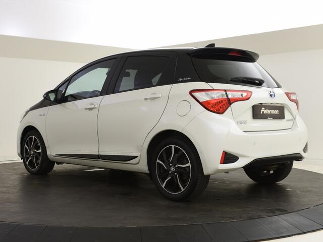 Toyota YARIS 1.5 Hybrid Bi-Tone | PDC V+A | Stoelverwarming |