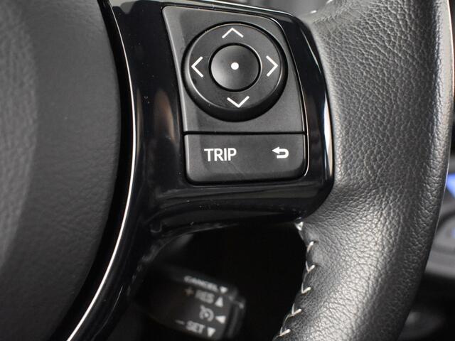 Toyota YARIS 1.5 Hybrid Bi-Tone | PDC V+A | Stoelverwarming |