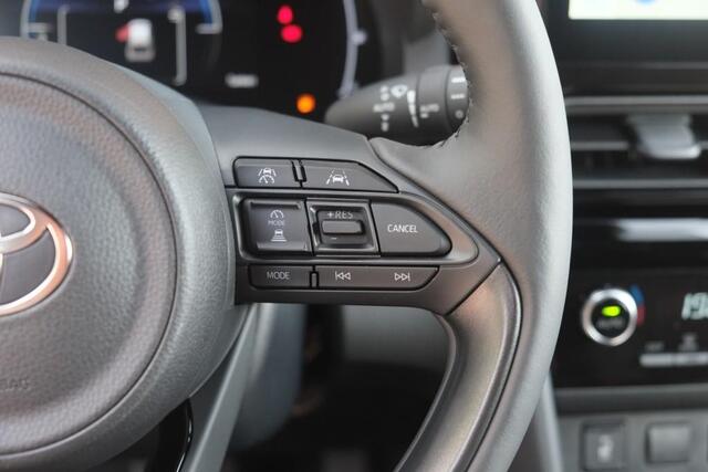 Toyota YARIS Cross 1.5 Hybrid 130pk CVT Teamplayer | App Connect | Climate | Adaptive Cruise | Full LED | Camera | Keyless | Blind Spot | Stoelverwarming