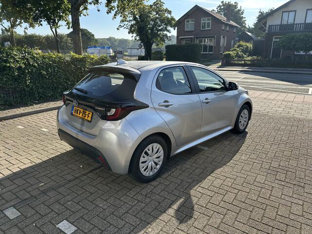 Toyota YARIS 1.5 Hybrid Active Automaat parkeercamera / Apple Carplay / Android Auto / Adaptieve cruise control / climate control / 10 jaar garantie / Toyota pechhulppas / Rijklaarprijs