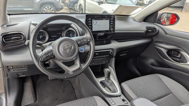 Toyota YARIS 1.5 Hybrid Dynamic **Trekh Stoelverw AllSeasonBanden**