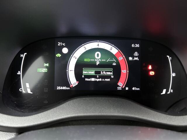 Toyota YARIS Cross 1.5 Hybrid 115 First Edition | 1e Eigenaar | Nieuw Geleverd en Onderhouden | Facelift Model | Navigatie | SL 106