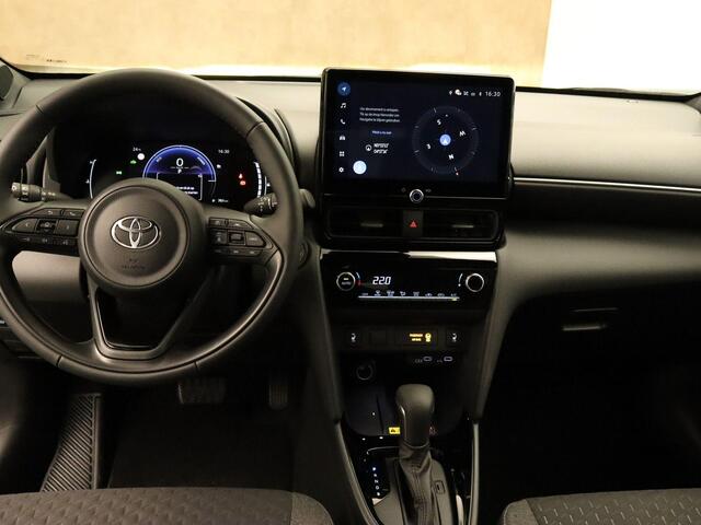 Toyota YARIS Cross 1.5 Hybrid 130 Dynamic - NAVIGATIE - 17 INCH LICHT METALEN VELGEN - VOORSTOELEN VERWARMD - DRAADLOZE TELEFOONLADER - CLIMATE CONTROL - CAMERA - STUUR VERWARMD - KEYLESS ENTRY/ START - ARMSTEUN VOOR