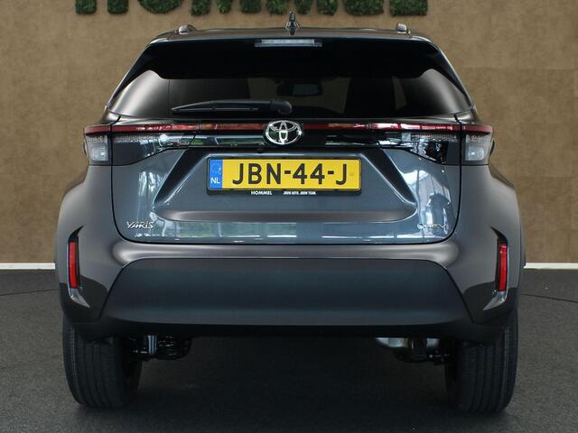 Toyota YARIS Cross 1.5 Hybrid 130 Dynamic - NAVIGATIE - 17 INCH LICHT METALEN VELGEN - VOORSTOELEN VERWARMD - DRAADLOZE TELEFOONLADER - CLIMATE CONTROL - CAMERA - STUUR VERWARMD - KEYLESS ENTRY/ START - ARMSTEUN VOOR