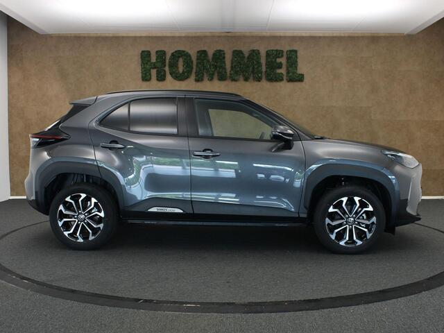Toyota YARIS Cross 1.5 Hybrid 130 Dynamic - NAVIGATIE - 17 INCH LICHT METALEN VELGEN - VOORSTOELEN VERWARMD - DRAADLOZE TELEFOONLADER - CLIMATE CONTROL - CAMERA - STUUR VERWARMD - KEYLESS ENTRY/ START - ARMSTEUN VOOR