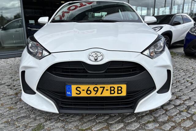 Toyota YARIS 1.5 VVT-i Active Apple carplay, Android auto