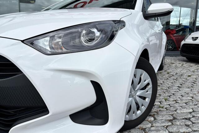 Toyota YARIS 1.5 VVT-i Active Apple carplay, Android auto
