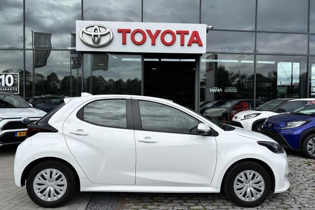 Toyota YARIS 1.5 VVT-i Active Apple carplay, Android auto