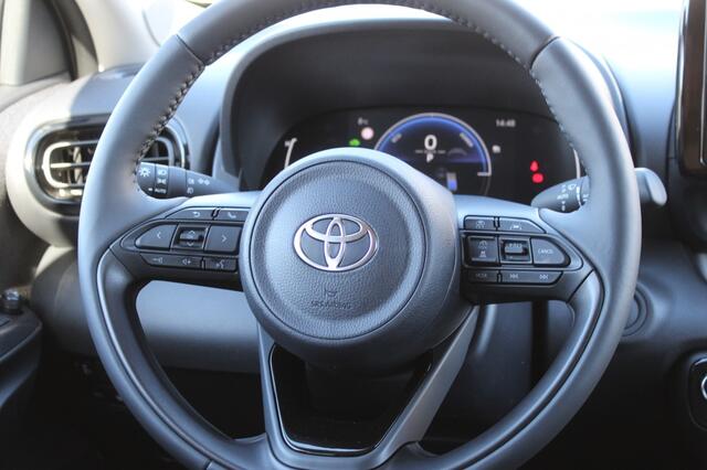 Toyota YARIS 1.5 Hybrid 115 First Edition Bi-Tone | Stuur- en stoelverwarming