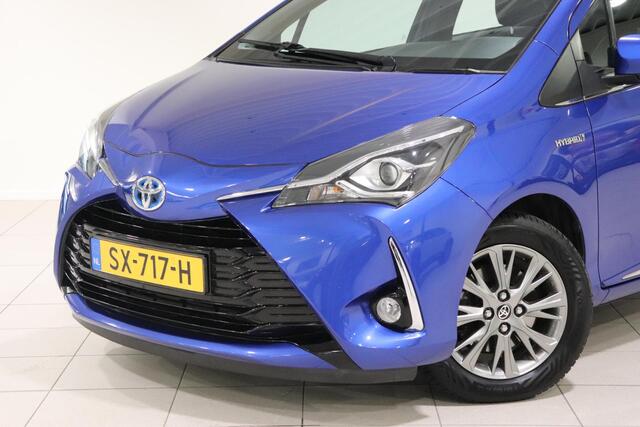 Toyota YARIS 1.5 Hybrid Energy Plus, Cruise & Climate control, 16" inch lm velgen, Sensoren achter, Parkeercamera!