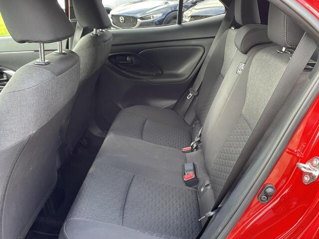 Toyota YARIS Cross 1.5 Hybrid Dynamic **NAVIGATIE/ PARKEERCAMERA/ GARANTIE**