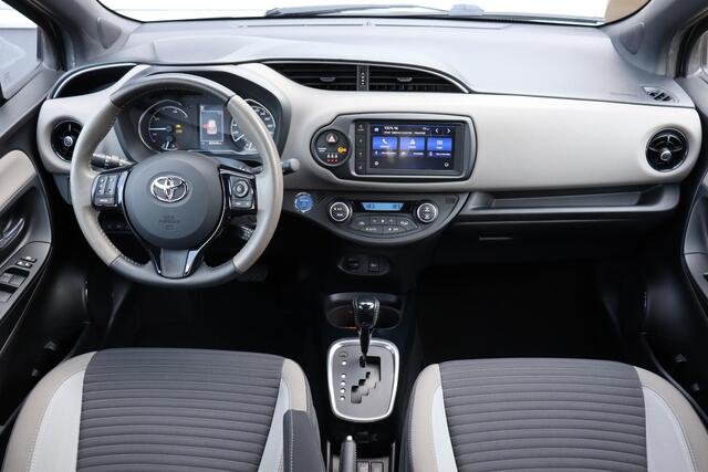 Toyota YARIS 1.5 Hybrid Bi-Tone, Carplay , Parkeersensoren