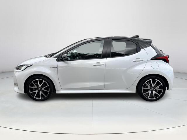 Toyota YARIS 1.5 Hybrid Executive | Afneembare trekhaak | Stoelverwarming | Parkeersensoren V+A