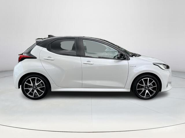 Toyota YARIS 1.5 Hybrid Executive | Afneembare trekhaak | Stoelverwarming | Parkeersensoren V+A