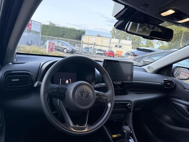Toyota YARIS 1.5 Hybrid Dynamic Luxury | Stuur- & Stoelverwarming | Camera | Dode hoek detectie | Parkeersensoren Voor & Achter |