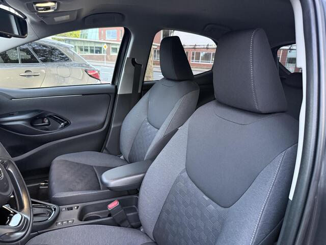Toyota YARIS 1.5 Hybrid Dynamic Luxury | Stuur- & Stoelverwarming | Camera | Dode hoek detectie | Parkeersensoren Voor & Achter |