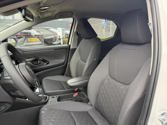 Toyota YARIS 1.5 Hybrid Dynamic Luxury | Stuur- & Stoelverwarming | Camera | Apple Carplay & Android auto |