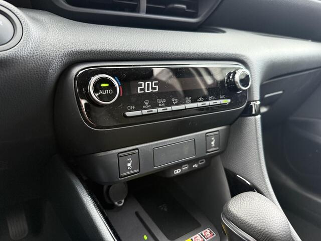 Toyota YARIS 1.5 Hybrid Dynamic Luxury | Stuur- & Stoelverwarming | Camera | Apple Carplay & Android auto |