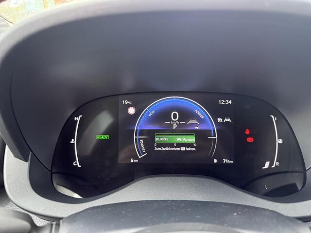 Toyota YARIS 1.5 Hybrid Dynamic Luxury | Stuur- & Stoelverwarming | Camera | Apple Carplay & Android auto |