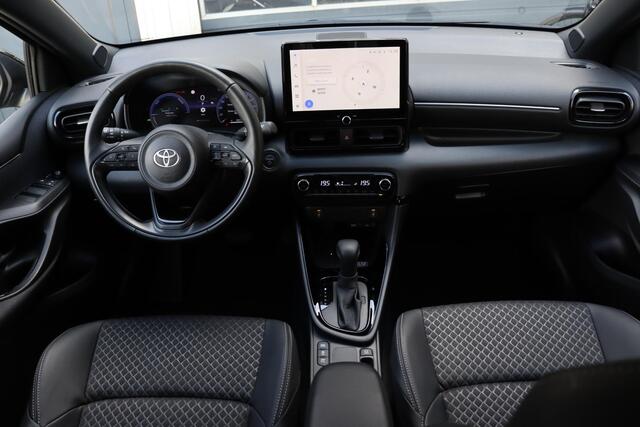 Toyota YARIS 1.5 Hybrid 130 Executive ,Stuurverwarming, Blind spot