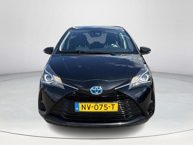 Toyota YARIS 1.5 Hybrid Aspiration **NAVIGATIE/ 2 ZONE AIRCO/ REGENSENSOR/ RIJSTROOKSENSOR/ GARANTIE**