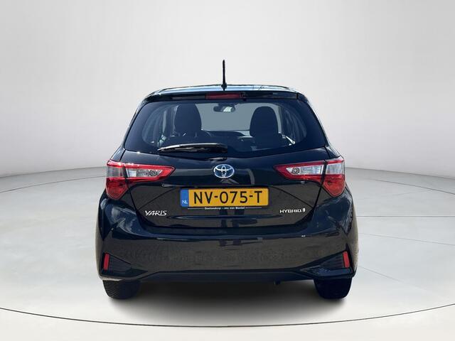 Toyota YARIS 1.5 Hybrid Aspiration **NAVIGATIE/ 2 ZONE AIRCO/ REGENSENSOR/ RIJSTROOKSENSOR/ GARANTIE**
