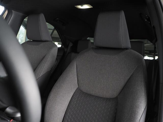 Toyota YARIS Cross 1.5 Hybrid 130 Executive/ Teamplayer | Dodehoekdetectie | Parkeersensoren Voor en Achter | Stuurwiel- En Stoelverwarming | Botsherkenning | Grootlichtassistent