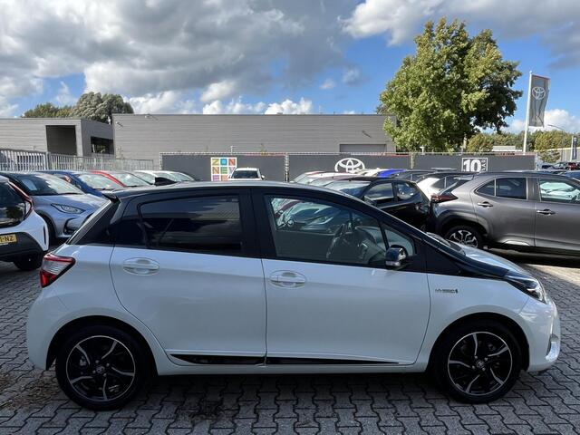 Toyota YARIS 1.5 Hybrid Bi-Tone Plus
