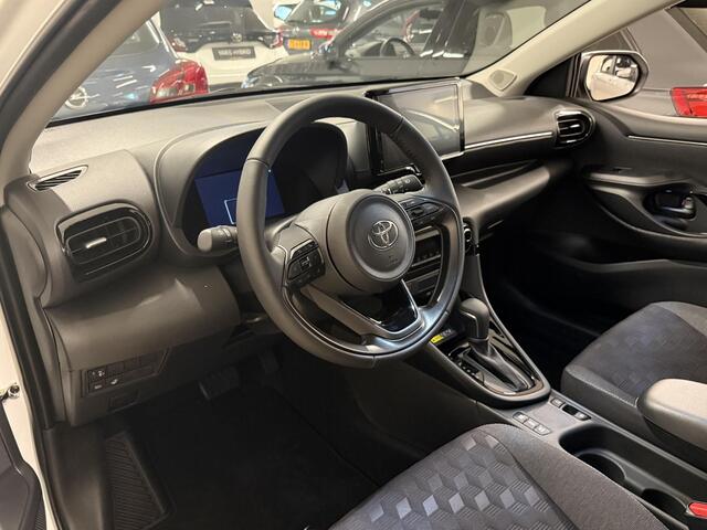 Toyota YARIS 1.5 Hybrid Dynamic Luxury | Stuur- & Stoelverwarming | Camera | Dode hoek detectie | Parkeersensoren Voor & Achter |
