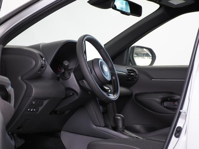 Toyota YARIS Cross 1.5 Hybrid 130 Executive/ Teamplayer | Dodehoekdetectie | Stuurwiel- En Stoelverwarming | Botsherkenning | Grootlichtassistent