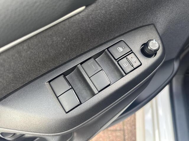 Toyota YARIS 1.5 Hybrid Tech Edition | 06-10141018 Voor meer informatie