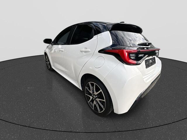Toyota YARIS 1.5 Hybrid Executive Bi tone | Blindspot | Sensoren