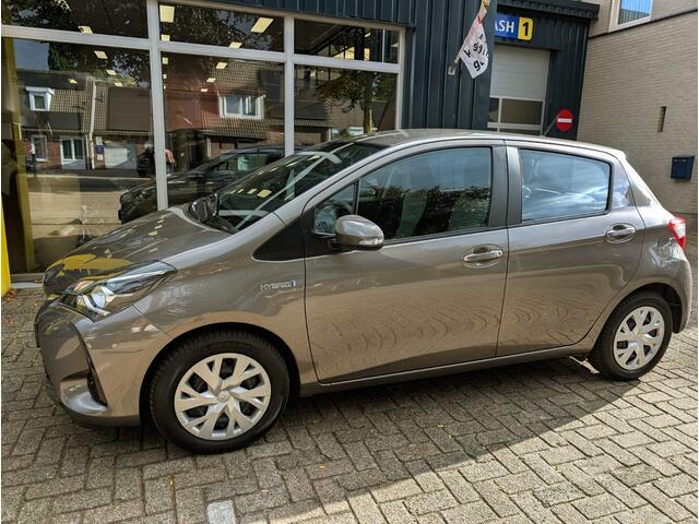 Toyota YARIS 1.5 Hybrid Active All-in prijs!