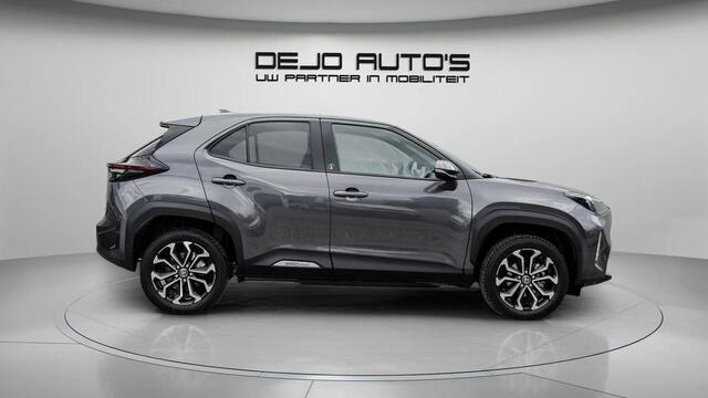 Toyota YARIS Cross 1.5 HYBRID 116PK TEAM DYNAMIC NAVI ALL SEASON BANDEN CAMERA CAPLAY WINTER PACK