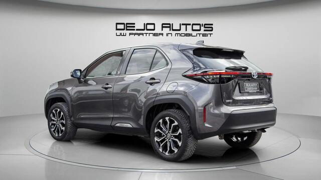 Toyota YARIS Cross 1.5 HYBRID 116PK TEAM DYNAMIC NAVI ALL SEASON BANDEN CAMERA CAPLAY WINTER PACK