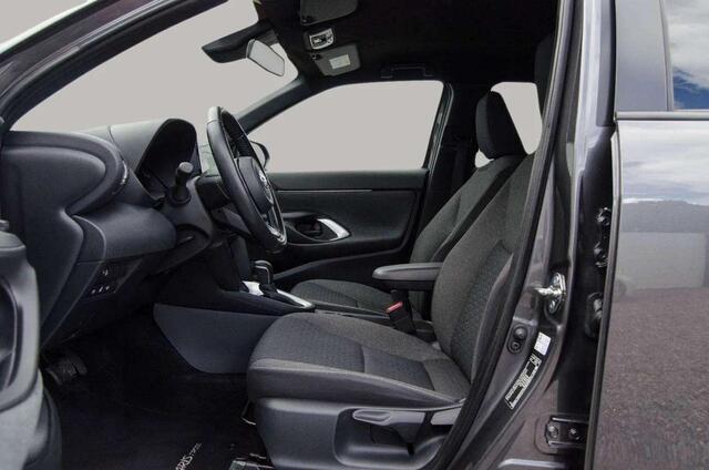Toyota YARIS Cross 1.5 HYBRID 116PK TEAM DYNAMIC NAVI ALL SEASON BANDEN CAMERA CAPLAY WINTER PACK