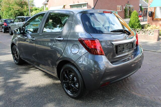 Toyota YARIS 1.5 Hybrid Aspiration Navi, Cruise, Camera