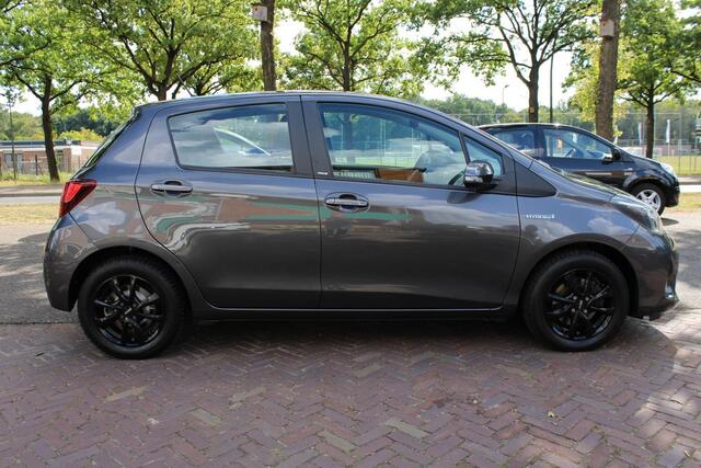 Toyota YARIS 1.5 Hybrid Aspiration Navi, Cruise, Camera