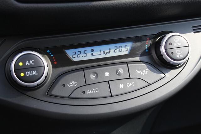 Toyota YARIS 1.5 Hybrid Dynamic | Rijklaar | Keyless | Stoelverw.| Clima | Cruise | Camera | Apple/Android