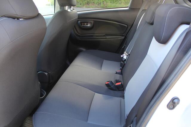 Toyota YARIS 1.5 Hybrid Dynamic | Rijklaar | Keyless | Stoelverw.| Clima | Cruise | Camera | Apple/Android
