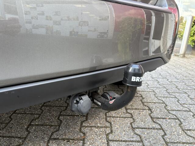 Toyota YARIS 1.5 Hybrid Dynamic | Trekhaak | Navigatie | Cruise control |